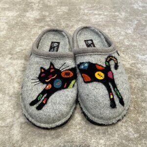 Preowned Haflinger Sassy Slipper Cat Kitty Silver Gray Boiled Wool Felt 38 / 7